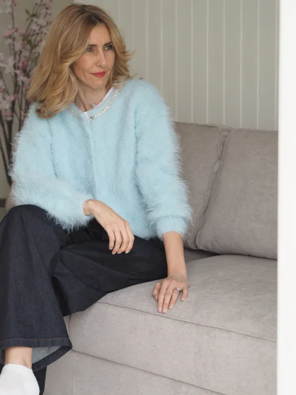 Fuzzy Cardigan i Basta av Tove Lindtein | Strikkepakke