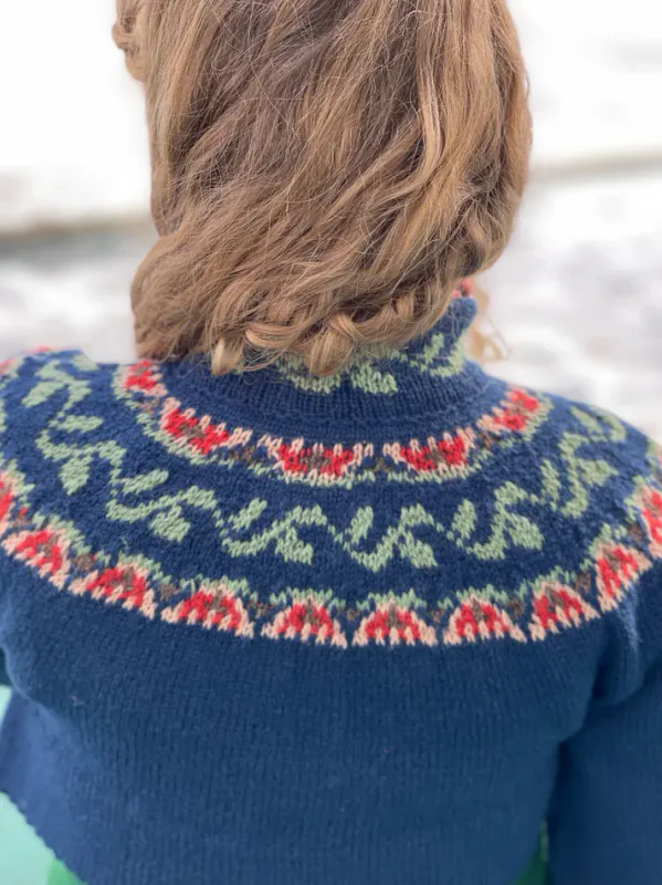 Ada barnejakke til Nordlandsbunad (blå) | Strikkepakke